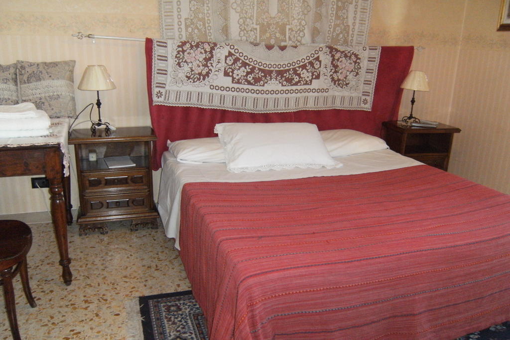 Emily Bed & Breakfast Stroncone Oda fotoğraf
